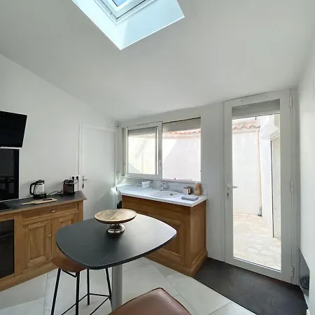 Maison Renovee 2022, Patio Et Garage Centre Lr ! * La Rochelle (Charente-Maritime)
